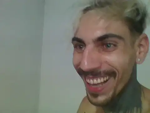 pitbulldiablo1 - PitbullDiablo1's free webcam