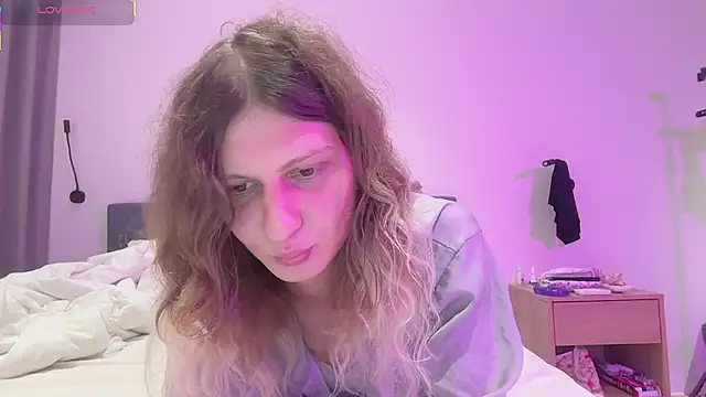 AlicePinkhead webcam