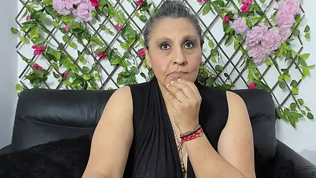 merlyna_goldens webcam