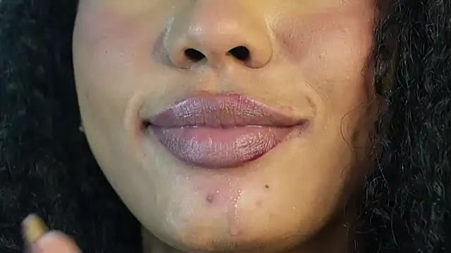 HOTBLACKANDWHITE2 webcam