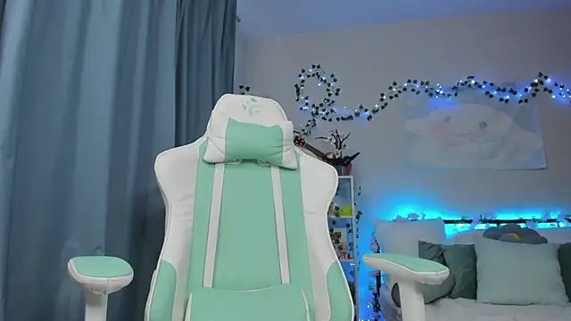 zoe_vee (F teen) - LEGS SHAKING SQUIRT ORGASM