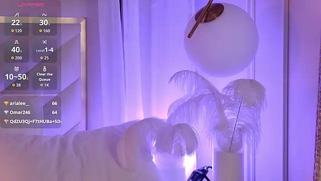 BettyLeen live cam screenshot female from Russia on TokenKeno — Tip, Play & Watch Live Cams