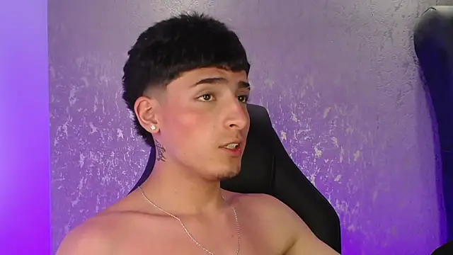 mateomitchell (M twink) - show cum explosive 💦💦