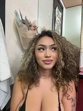 MaddisonBelucci webcam