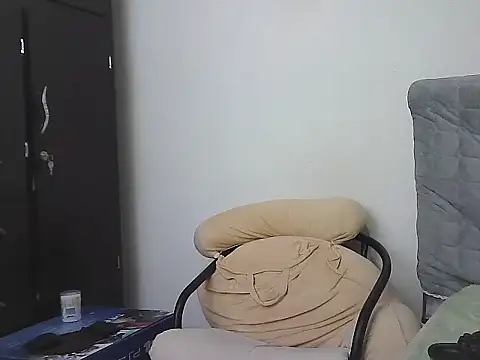 AlphaLatinoBear webcam