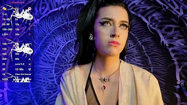 dahlia_darkwood webcam