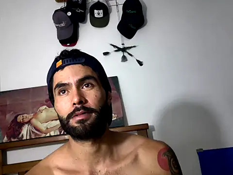 hideonbush051 webcam