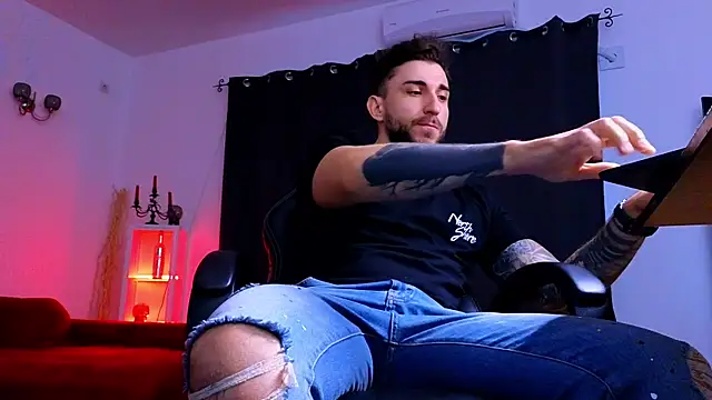 MightyAaron66 webcam