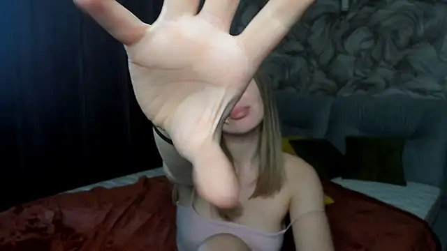 LaurennHill webcam