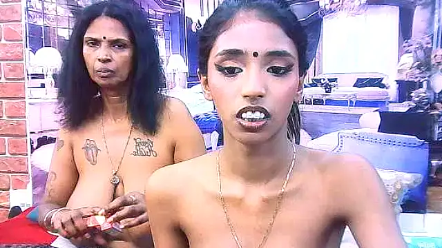 IndianSexySlender webcam