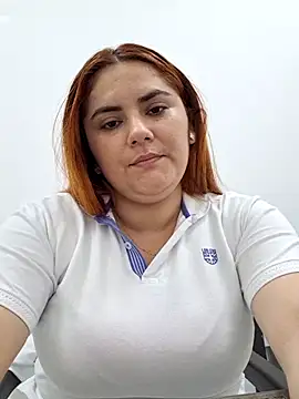 girl_redhead_bigtits webcam