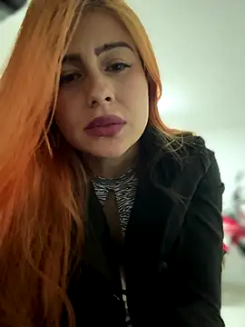 amber_martins_ (F young) - open pussy in your face