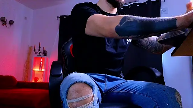 MightyAaron66 webcam