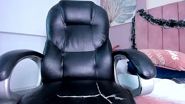 scarlet_blaze webcam