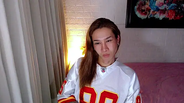 FinestCHLOExxx webcam