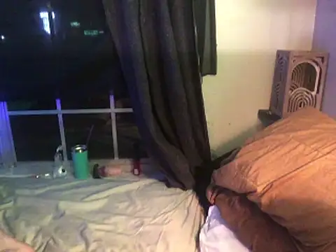 thickwhitetight (Ask my age) - Hands free cum