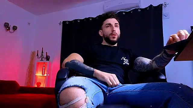 MightyAaron66 webcam