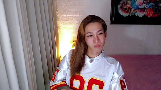 FinestCHLOExxx webcam