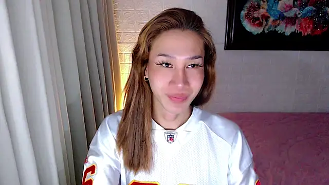 FinestCHLOExxx webcam