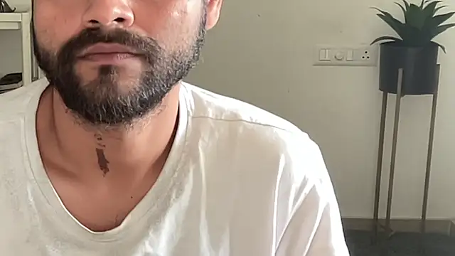 MakeMeAwareAah webcam