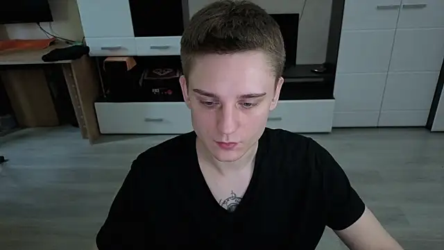 angryzan live cam screenshot male from Russia on Ufotopia – Live Cams & Video Chat