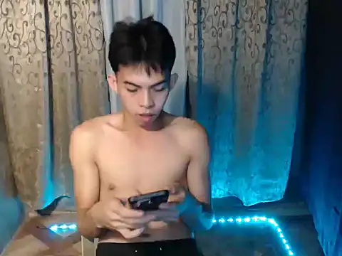 Urhotsilverboy webcam
