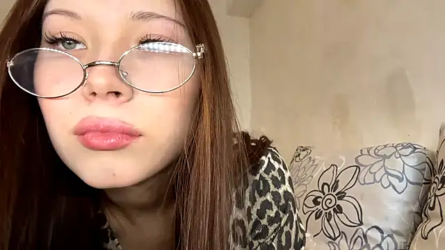 OliviaMoon_24 webcam