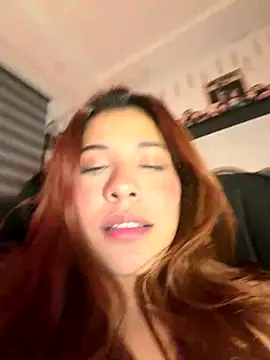 crystal_bunny7 (F young) - fingers in my pussy close