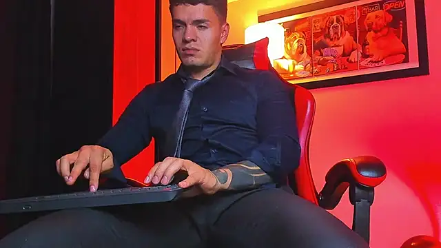 alpha_dominus_ (M young) - MM RELAXED AND FUN