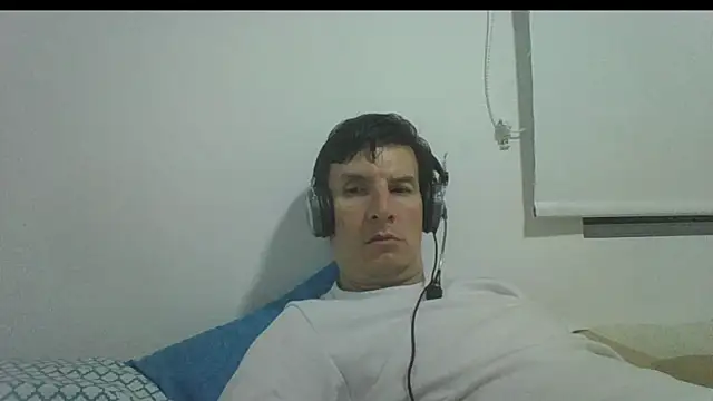 carliesexyman webcam