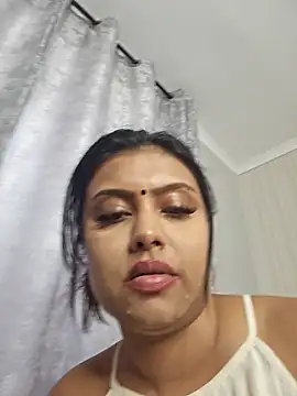 Indian_GlowingMiax webcam