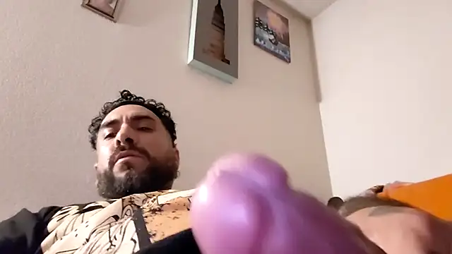 Forbidden_daddy live webcam from United States on Ufotopia – Live Cams & Video Chat