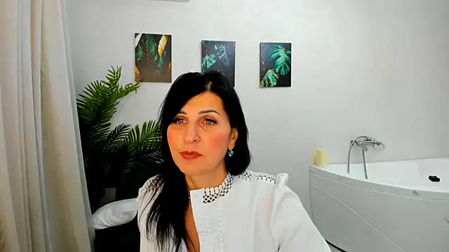 Moon_Veloure1 live cam screenshot female on ThePornGall – Galleries, GIFs & Live Cams