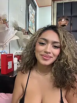 MaddisonBelucci webcam