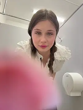 mmelicious live webcam from Sex Land on Ufotopia – Live Cams & Video Chat