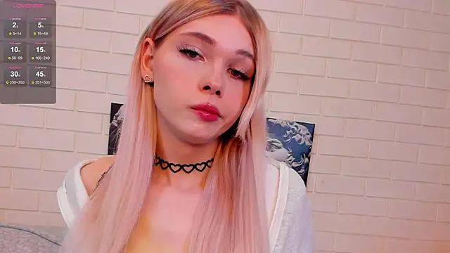 blondy_fina - Blondy_Fina's free webcam