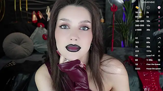 MistressDarsy webcam