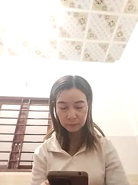 Sexy-ladyboobs20 webcam