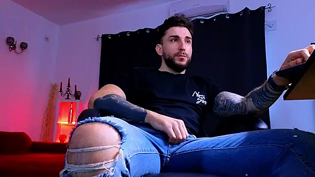 MightyAaron66 webcam