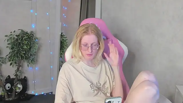 ElizabethHarpper webcam