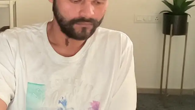 MakeMeAwareAah webcam