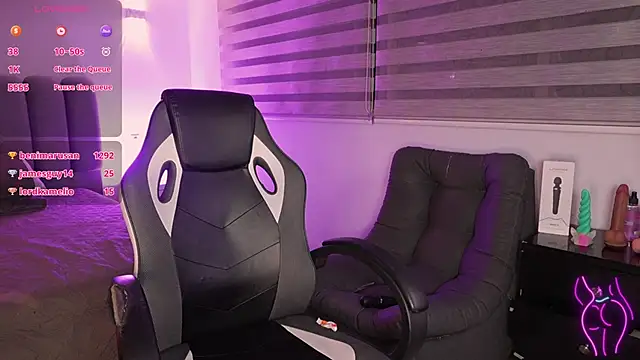 SkyThompson live cam screenshot female from Colombia on Ufotopia – Live Cams & Video Chat