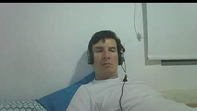 carliesexyman webcam