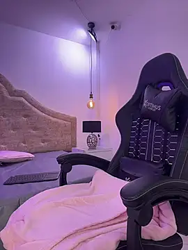 Khloe_Johnson18 webcam