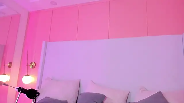 chat room Shaina Vasquez