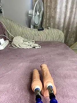 Lola_Hale live webcam from Sex Land on Ufotopia – Live Cams & Video Chat