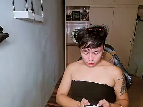 YourNikkieXxx webcam