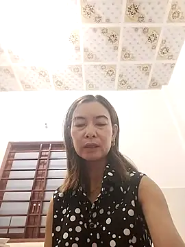 Sexy-ladyboobs20 webcam