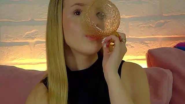 MilanaBalmain webcam