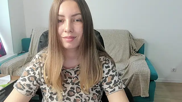 Mia_shy1 webcam